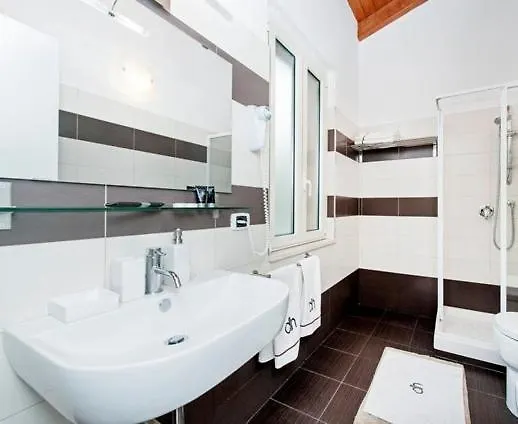 Aparthotel Dalmati House 2*