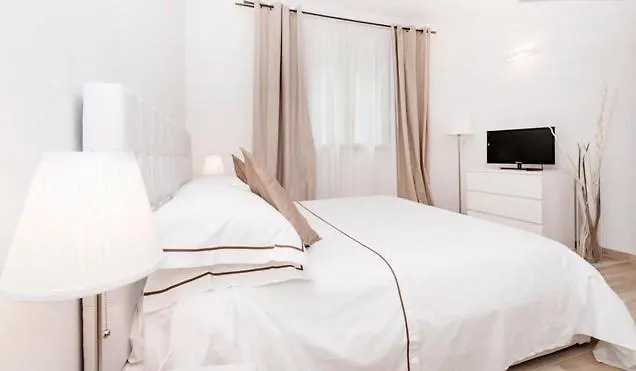 Dalmati House Aparthotel