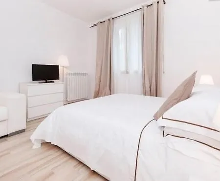 Apartmanhotel Dalmati House 2*